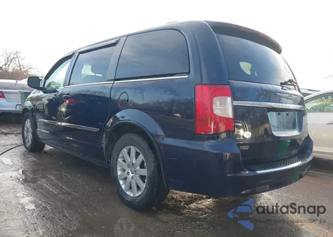 2015 Chrysler Town & Country Touring z USA, uszkodzony, nr VIN 2C4RC1BGXFR601753